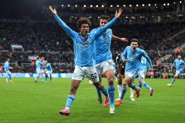 丁丁压轴出场导演逆转，石油德比奉献英超招牌对决