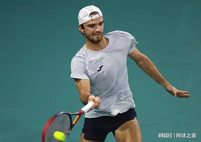 澳网资格赛吴易昺携三将晋级，WTA与中国流媒体续约，张帅进八强