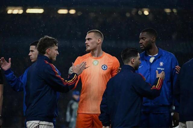 Kaiyun Sports-开云体育-不走运！蓝军二门欧冠半场伤退 新帅本欲重点培养他